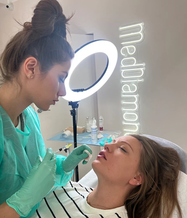 Zajęcia praktyczne z powiększania ust